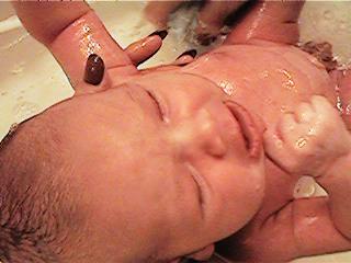firstbath3.JPG (13632 bytes)